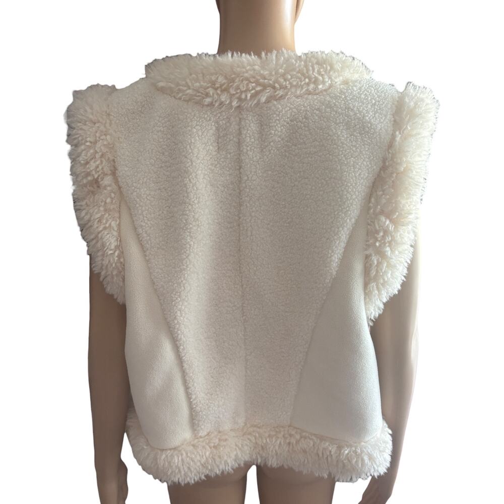 Faux Fur Sherpa Vest M Cream Cozy Soft Girl Luxe Boho Minimalist NWT - Picture 3 of 6